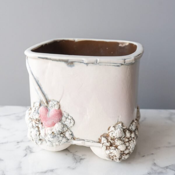 Ramunės rankų darbo "Širdies vazonas"