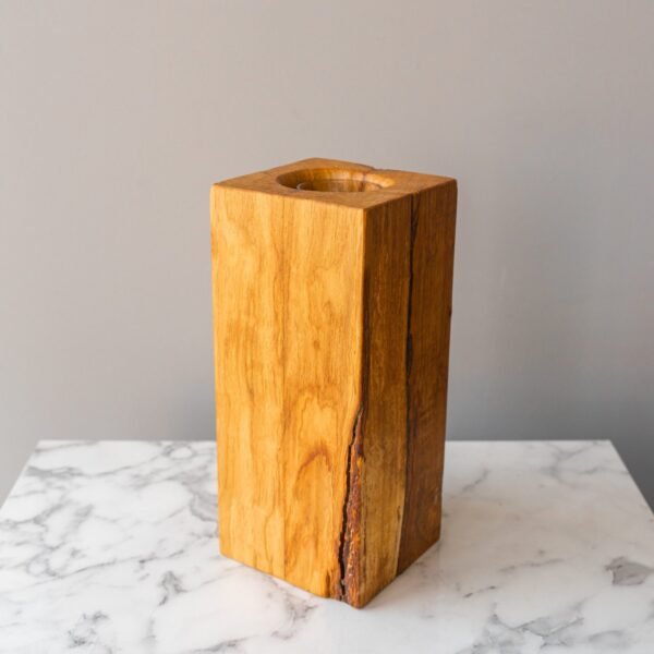 Giedriaus Juodžio medinė vaza