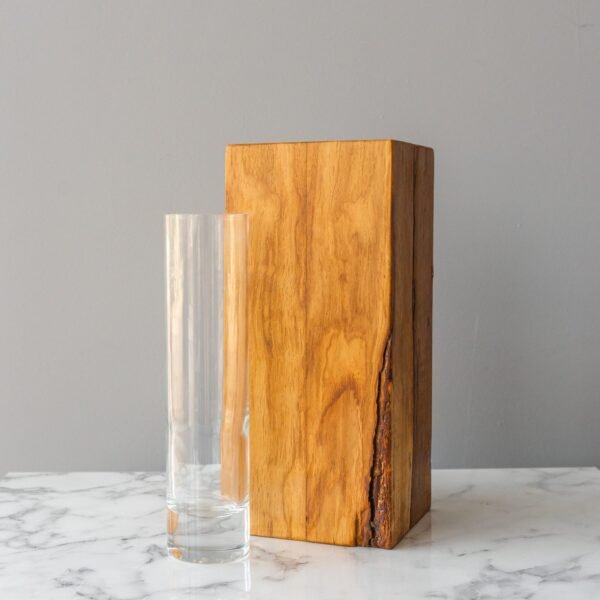 Giedriaus Juodžio medinė vaza