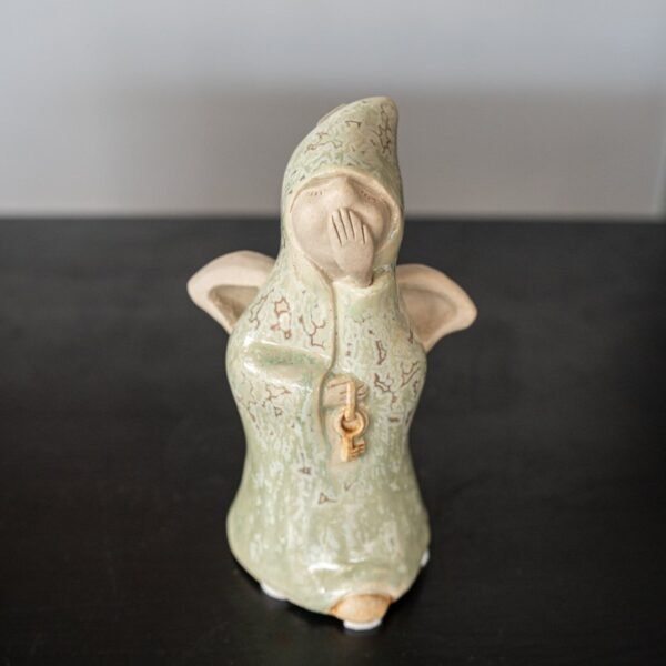 DSC05190-Edit.jpg Midenės rankų darbo keramikinis angelas "Auksinis raktelis"