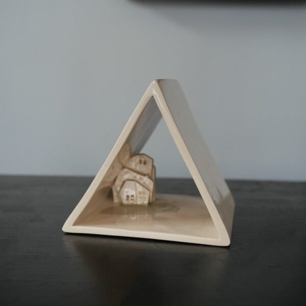 Ramunės rankų darbo knygų laikiklis