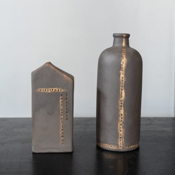 DSC05655-Edit.jpg Ramunės rankų darbo keraminis namelis ir vaza