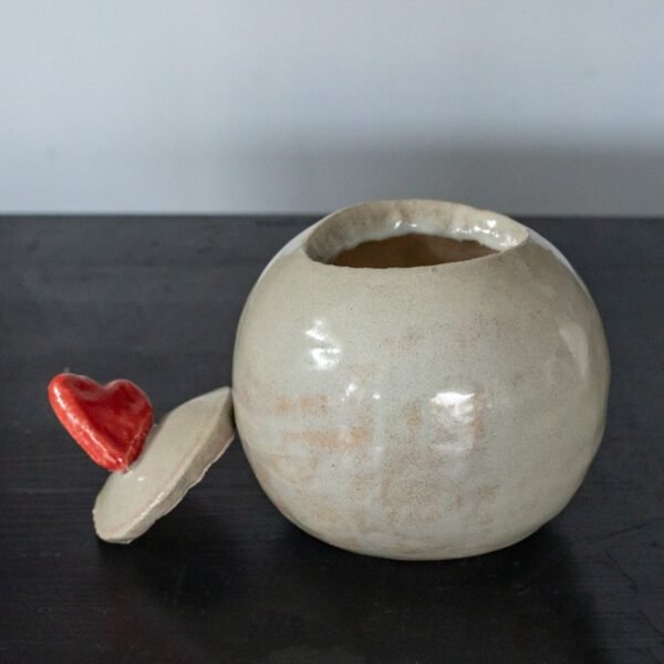 DSC07707-Edit.jpg Rankų darbo keramikinis indelis „Širdies paslaptys“