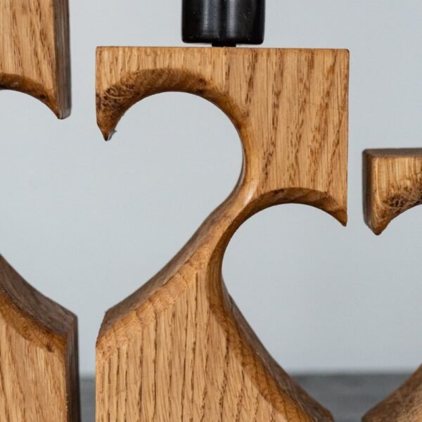 Giedriaus Juodžio ąžuolinė žvakidė "2 širdys"