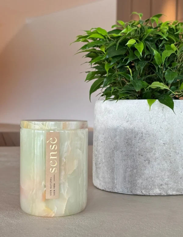 Žalsvo onikso žvakidė su žvake