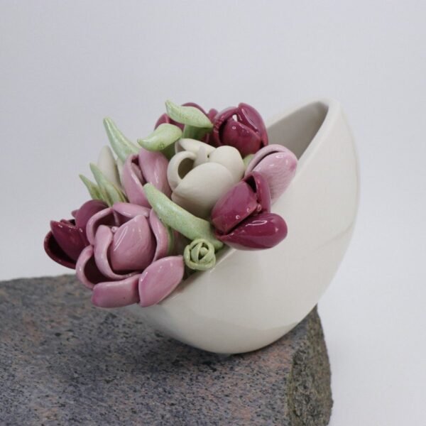 Keraminė gėlių puokštė inde