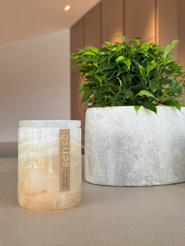 Marmurinio onikso žvakidė su žvake