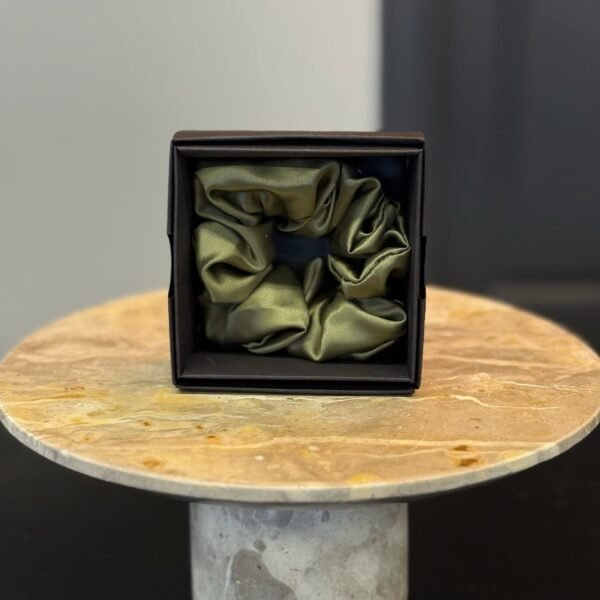 Šilkinė plaukų gumytė M dydis