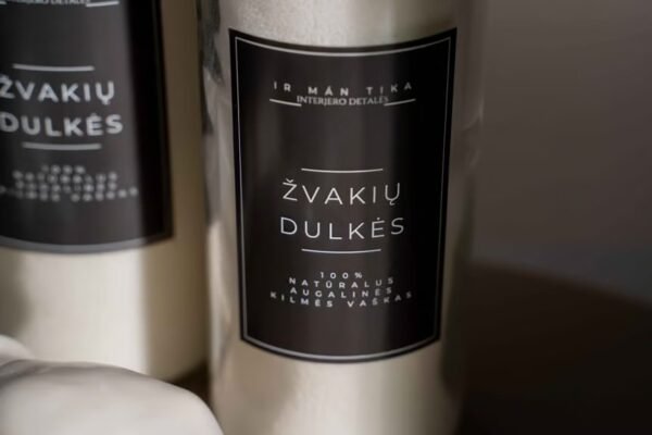 Žvakių dulkės butelyje