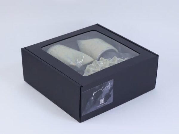 store_01HQ6P0YRTS7P3Y78CYRGR9BE9_assets_1732050055724-IMG_9333.jpg Keraminis puodelių ir servetėlių dėklo rinkinys