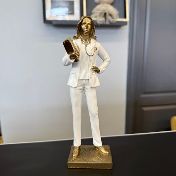 "Gydytoja" - dekoratyvinė figūrėlė