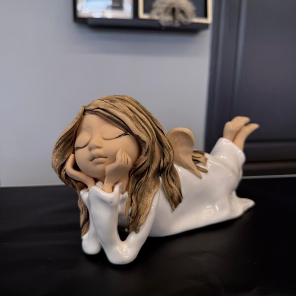 "Ramybės angelas" - gulintis angelas