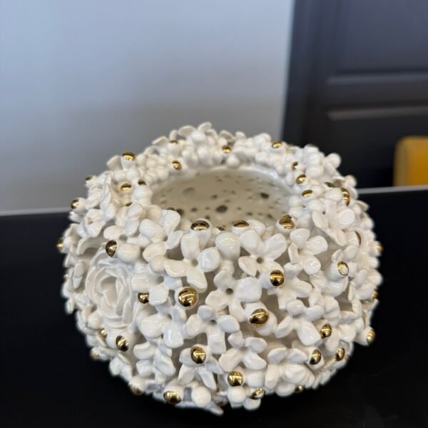 "Žydinti puokštė" - keramikinė žvakidė