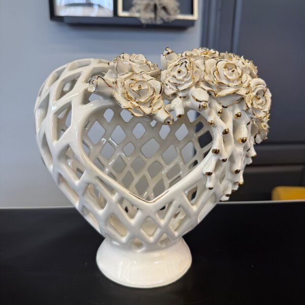 "Rožių širdis" - keramikinė žvakidė