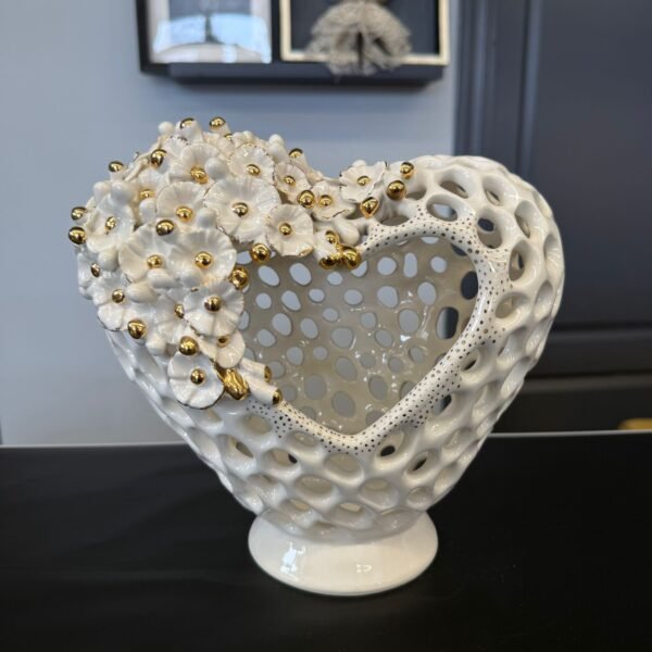 "Žydinti širdis" - šeimos židinys