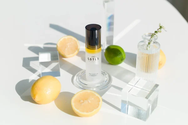 THE PURE LOTUS Jeju Lotus Leaf & Lemon (Jeju lotoso lapų ir citrinų) veido dulksna (80 ml.)