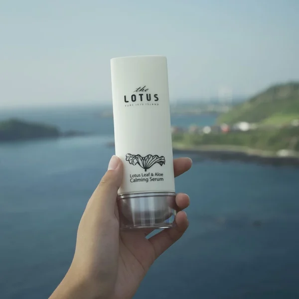 THE PURE LOTUS Jeju Lotus Leaf Aloe raminamasis serumas, 70ml